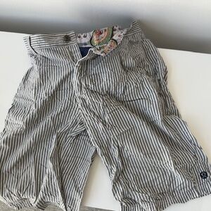 Lululemon Seersucker athletic/dress shorts Medium blue, white grey striped